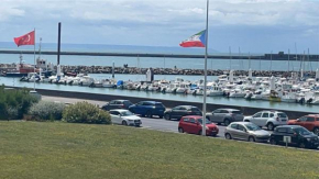 Front de mer avec vue sur le port